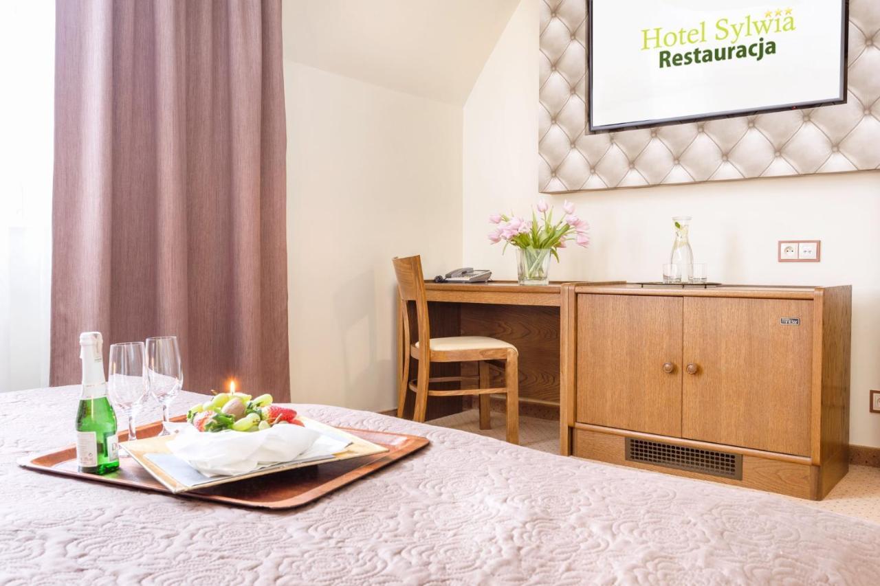 Hotel Sylwia Sośnicowice Buitenkant foto